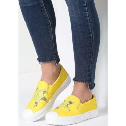 Żółte Slip On Paisley. Żółte trampki damskie slip on marki Inny, z aplikacjami. Za 49,99 zł.