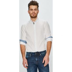 Trussardi Jeans - Koszula. Białe koszule męskie Trussardi Jeans, bez wzorów, z bawełny, casualowe, z włoskim kołnierzykiem, z długim rękawem. W wyprzedaży za 299,90 zł.