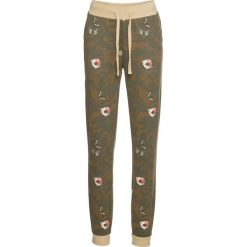Spodnie dresowe bonprix oliwkowy moro. Zielone spodnie dresowe damskie marki bonprix, z dresówki. Za 54,99 zł.