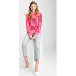 Swetry klasyczne damskie: Envii ENTRUFFLE Sweter pink/candy red