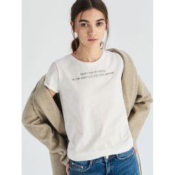 T-shirt z hasłem - Biały. Białe t-shirty damskie marki Sinsay, s. Za 19,99 zł.