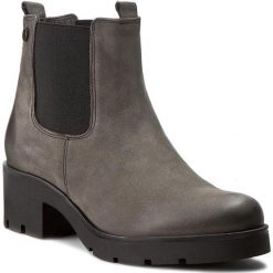Sztyblety CARINII - B3543 G65-000-PSK-B35. Szare buty zimowe damskie Carinii, z materiału, na obcasie. W wyprzedaży za 249,00 zł.