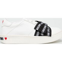 Love Moschino - Buty. Białe buty sportowe damskie Love Moschino, bez wzorów, ze skóry, sportowe. W wyprzedaży za 579,90 zł.