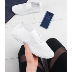 Buty sportowe damskie N/M BO-2 Białe. Białe buty sportowe damskie N/M, bez wzorów, z materiału, sportowe. Za 49,00 zł.