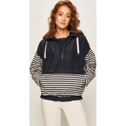 Tommy Hilfiger - Kurtka. Niebieskie kurtki damskie TOMMY HILFIGER, s, bez wzorów, z poliesteru, krótkie. W wyprzedaży za 629,90 zł.