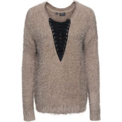 Sweter dzianinowy ze sznurowaną wstawką bonprix czarno-brunatny. Czarne swetry klasyczne damskie marki bonprix, z dzianiny, ze sznurowanym dekoltem. Za 69,99 zł.