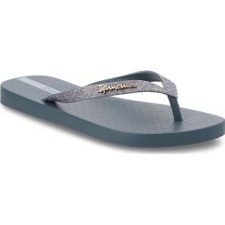 Japonki IPANEMA - Lolita Blue/Silver 21345. Szare klapki damskie marki Ipanema, bez wzorów, z tworzywa sztucznego, bez obcasa. Za 79,99 zł.