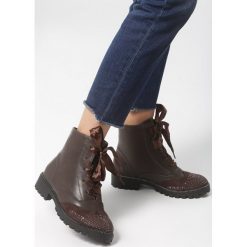 Brązowe Botki I'm Fancy. Pomarańczowe botki damskie Born2be, bez obcasa, na płaskiej podeszwie, bez zapięcia. W wyprzedaży za 64,99 zł.
