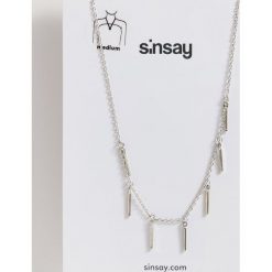 Naszyjnik z zawieszkami - Jasny szary. Szare naszyjniki damskie Sinsay. Za 15,00 zł.