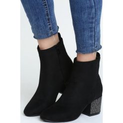 Czarne Botki Authenticity. Czarne botki damskie lity Born2be, na jesień, z materiału, na wysokim obcasie, na zamek. Za 74,99 zł.