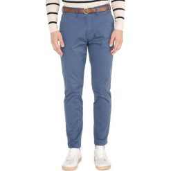 Jack & Jones Cody Spencer Spodnie Niebieski. Niebieskie spodnie męskie Jack & Jones, w paski, z elastanu. Za 218,95 zł.
