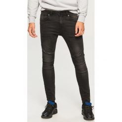 Jeansy biker skinny fit - Czarny. Czarne jeansy męskie relaxed fit marki Reserved. Za 129,99 zł.