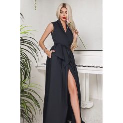 Sukienka DERONA BLACK. Czarne sukienki damskie Sukienka DERONA BLACK, s, bez wzorów, eleganckie, bez kołnierzyka, bez rękawów. W wyprzedaży za 109,00 zł.