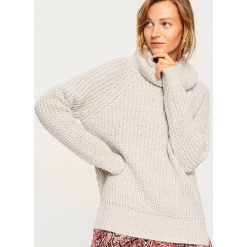 Sweter z obszernym golfem - Jasny szar. Szare golfy damskie marki Reserved, l. Za 69,99 zł.