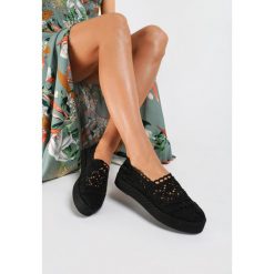 Czarne Tenisówki Ilemisa. Czarne trampki i tenisówki damskie Renee, bez wzorów, bez zapięcia. Za 59,99 zł.