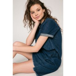 Lee - Sukienka. Różowe bez kategorii marki Lee, na co dzień, s, z bawełny, casualowe, z okrągłym kołnierzem, z krótkim rękawem, mini. Za 379,90 zł.