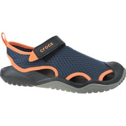 Crocs M Swiftwater Mesh Deck Sandal 205289-4V9 sandały sportowe męskie granatowe 46/47. Klapki męskie Crocs, bez wzorów, z tkaniny. W wyprzedaży za 199,99 zł.