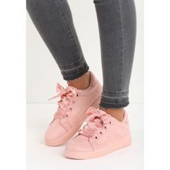 Różowe Buty Sportowe Back to You. Różowe buty sportowe damskie Born2be, bez wzorów, z satyny, na sznurówki. Za 39,99 zł.