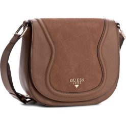 Torebka GUESS - HWFAIS L7321 CML. Brązowe listonoszki damskie marki Guess, z aplikacjami. W wyprzedaży za 519,00 zł.