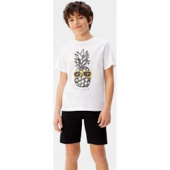 Mango Kids - Szorty dziecięce James 110-164 cm. Czarne spodenki chłopięce Mango Kids, bez wzorów, z bawełny, casualowe. W wyprzedaży za 47,90 zł.