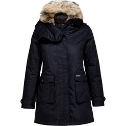 Parka WOOLRICH SCARLETT ESKIMO. Czarne parki damskie Woolrich, bez wzorów, z puchu, bez kaptura. W wyprzedaży za 3240,00 zł.