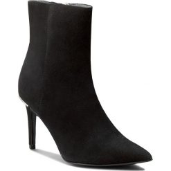 Botki GINO ROSSI - Savona DBG502-L11-4900-9900-0 99. Czarne botki damskie na obcasie marki Gino Rossi, ze skóry. W wyprzedaży za 299,00 zł.