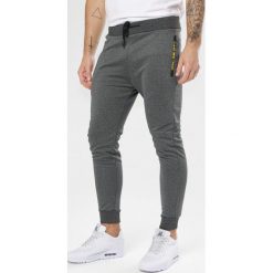Ciemnoszare Spodnie Delmada. Szare spodnie męskie Born2be, xl, bez wzorów, z dresówki. Za 69,99 zł.