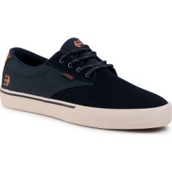 Tenisówki ETNIES - Jameson Vulc 4101000449 Navy/Silver 420. Niebieskie półbuty męskie Etnies, na co dzień, bez wzorów, z gumy, bez zapięcia. W wyprzedaży za 239,00 zł.