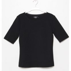 Topy damskie: Simple – Top