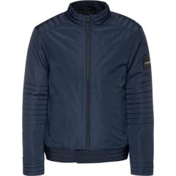 Kurtka puchowa Calvin Klein K10K104435. Czarne kurtki męskie Calvin Klein, m, bez wzorów, z poliesteru, bez kaptura. W wyprzedaży za 489,00 zł.