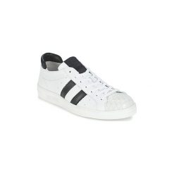 Buty Bikkembergs BOUNCE 594 LEATHER. Białe trampki i tenisówki damskie Bikkembergs, bez wzorów, bez zapięcia. Za 631,20 zł.