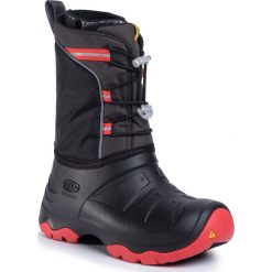 Śniegowce KEEN - Lumi Boot Wp 1021976 Bright Red/Black. Czarne śniegowce chłopięce Keen, bez zapięcia. W wyprzedaży za 179,00 zł.