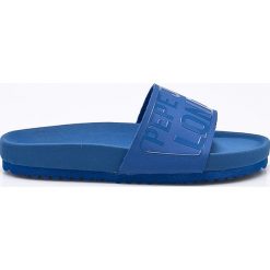 Pepe Jeans - Klapki dziecięce Bio Royal Block. Niebieskie sandały chłopięce Pepe Jeans, z jeansu, bez zapięcia. W wyprzedaży za 119,90 zł.