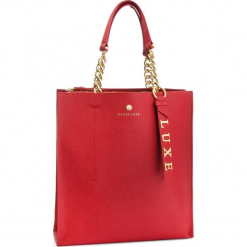 Torebka GUESS - HWBLCA L9104 RED. Czerwone torebki klasyczne damskie Guess, z aplikacjami, ze skóry, duże. Za 999,00 zł.