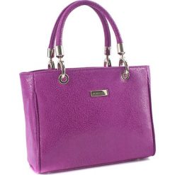 Skórzana torebka w kolorze fuksji - (S)30 x (W)22 x (G)12 cm. Różowe torebki klasyczne damskie Bosccolo, w paski, ze skóry. W wyprzedaży za 339,95 zł.