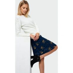 Sweter z perełkami. Swetry damskie Greenpoint, bez wzorów, z elastanu, bez rękawów, bez kaptura. Za 89,99 zł.