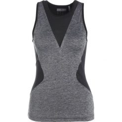 Adidas by Stella McCartney TRAIN Koszulka sportowa black. Czarne topy sportowe damskie marki adidas by Stella McCartney, xs, z elastanu. W wyprzedaży za 224,25 zł.