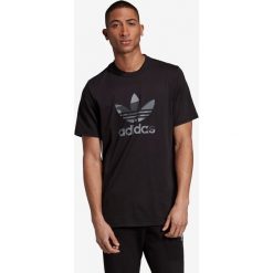 Adidas Originals Camouflage Trefoil Koszulka Czarny. Czarne podkoszulki męskie adidas Originals, s, z nadrukiem, z bawełny, bez kołnierzyka, krótkie. Za 114,95 zł.