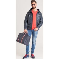 KURTKA Armani Exchange. Płaszcze męskie Armani Exchange, m, z aplikacjami, z tkaniny, z kapturem. Za 445,00 zł.