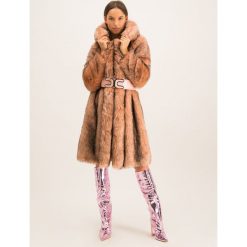 Futro Elisabetta Franchi CP-24Z-96E2-V649. Czarne kurtki damskie Elisabetta Franchi, bez kaptura. W wyprzedaży za 1459,00 zł.
