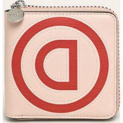 Desigual - Portfel. Szare portfele damskie Desigual, bez wzorów, z poliesteru. W wyprzedaży za 139,90 zł.