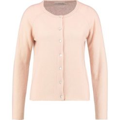 Rosemunde Kardigan rose dust. Czerwone kardigany damskie Rosemunde, xl, z kaszmiru. W wyprzedaży za 440,30 zł.