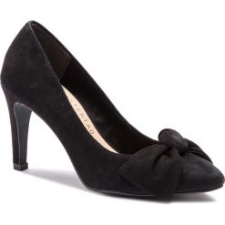Szpilki TAMARIS - 1-22423-22 Black 001. Czarne półbuty damskie Tamaris, z aplikacjami, z zamszu, eleganckie, bez obcasa, na obcasie, bez zapięcia. W wyprzedaży za 209,00 zł.