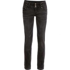 Dżinsy z paskiem zdobionym ćwiekami bonprix czarny denim. Czarne jeansy damskie bonprix, z jeansu. Za 149,99 zł.