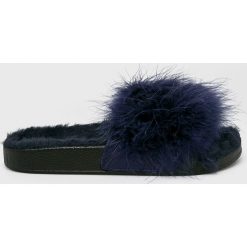 Answear - Klapki. Szare klapki damskie ANSWEAR, bez wzorów, z materiału, bez obcasa. W wyprzedaży za 39,90 zł.