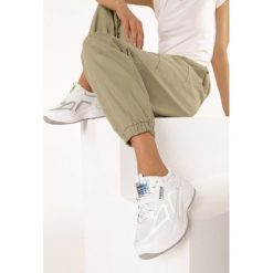 Białe Sneakersy Haplospiza. Białe sneakersy damskie Born2be. Za 99,99 zł.
