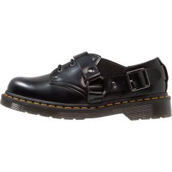 Dr. Martens FULMAR Oksfordki black smooth. Czarne jazzówki damskie Dr. Martens, bez wzorów, ze skóry, bez obcasa, na sznurówki. Za 719,00 zł.