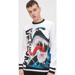 Bluza Venom - Biały. Białe bluzy męskie Cropp, s, bez wzorów, bez kołnierzyka, bez rękawów, bez kaptura. W wyprzedaży za 49,99 zł.