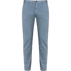 Spodnie ALBERTO ROB – DS BROKEN TWILL. Niebieskie spodnie męskie Alberto, na co dzień, bez wzorów, z tkaniny. W wyprzedaży za 392,00 zł.
