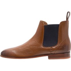 Melvin & Hamilton SUSAN Ankle boot dark tan/navy/natural. Pomarańczowe botki damskie marki Melvin & Hamilton, ze skóry, bez obcasa, bez zapięcia. Za 629,00 zł.